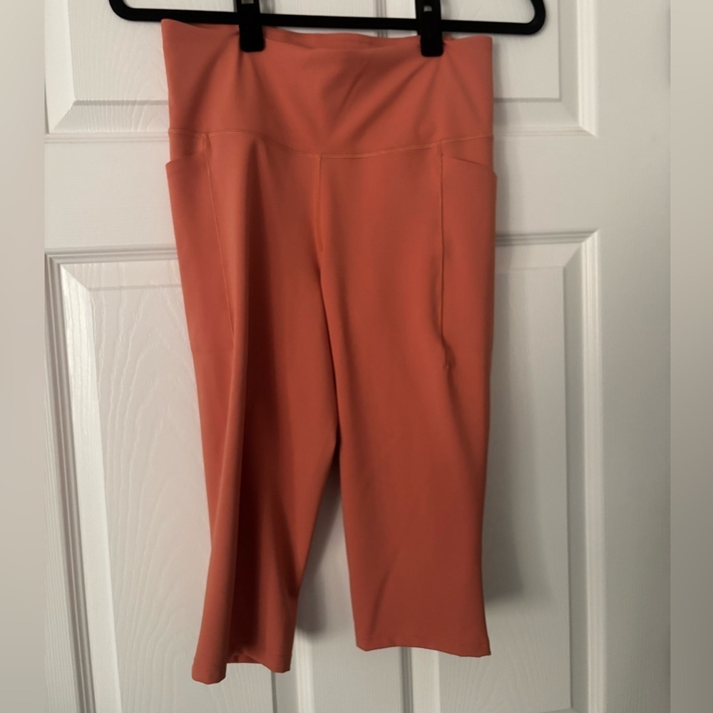 CALIA by Carrie Underwood Coral Capri Leggings